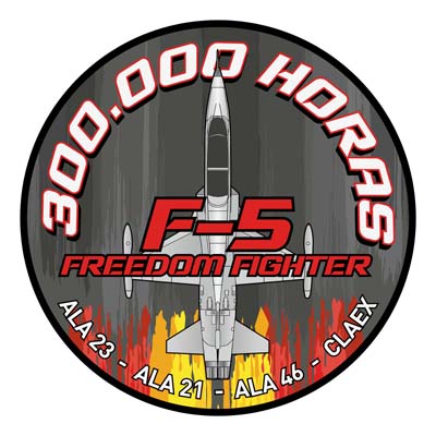 Emblema conmemorativo de las 300.000 horas de vuelo del F-5
